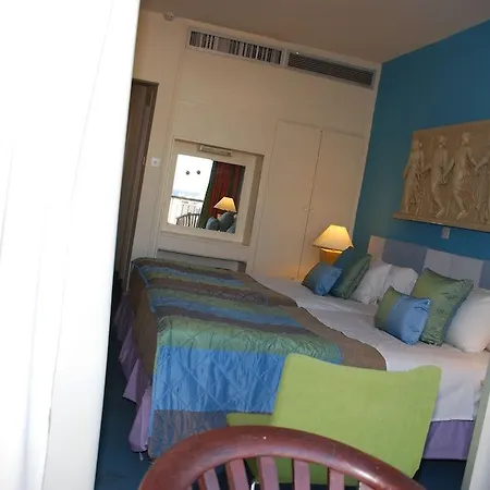 The Caravel Hotell 2*