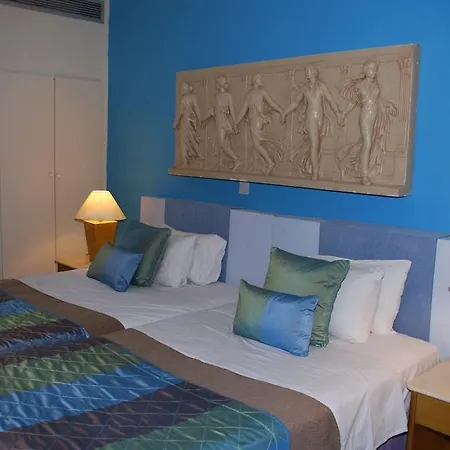 The Caravel Hotell 2*