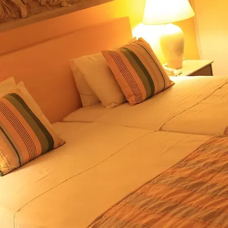 The Caravel Hotell 2*